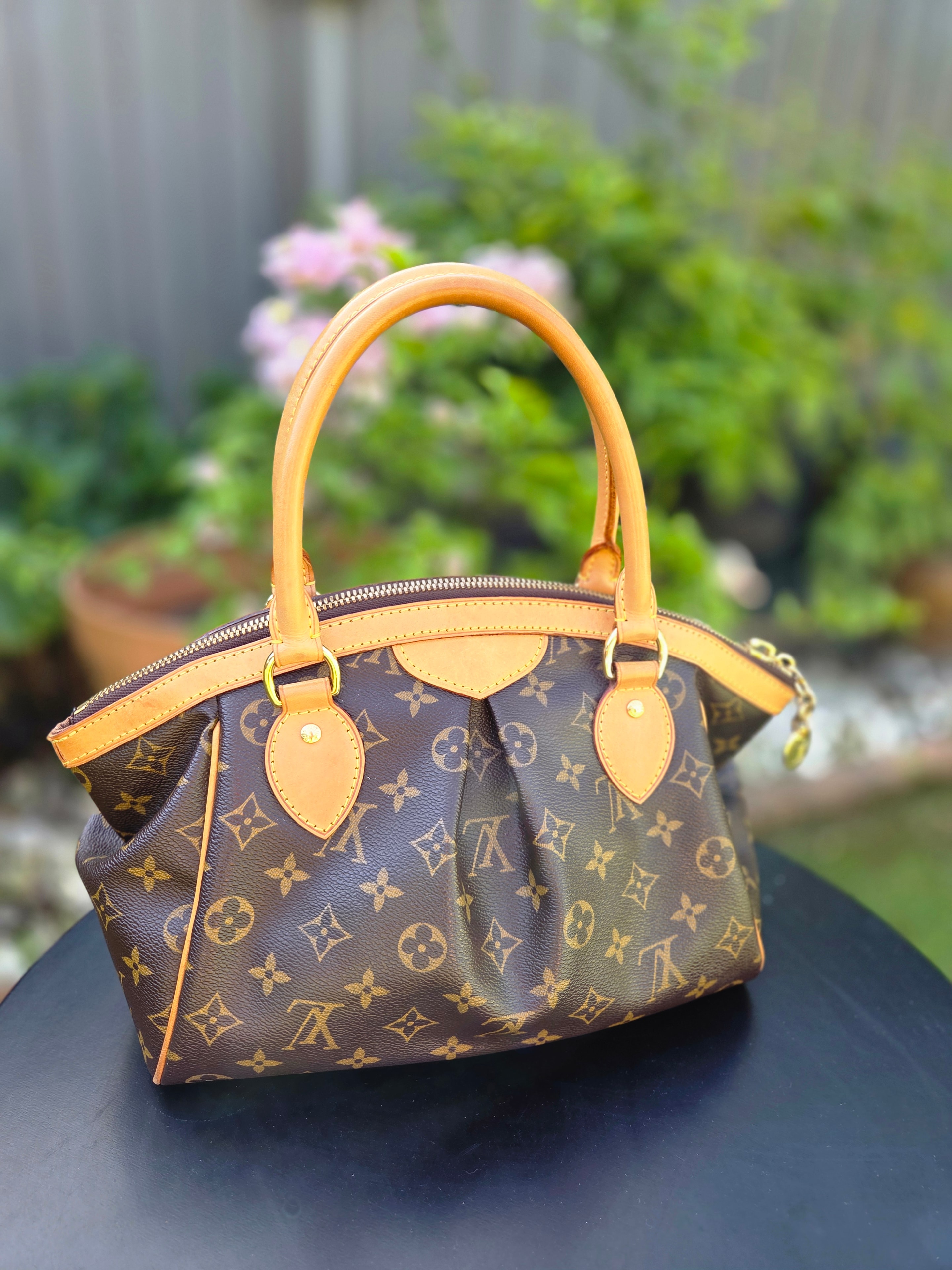 Louis Vuitton Tivoli